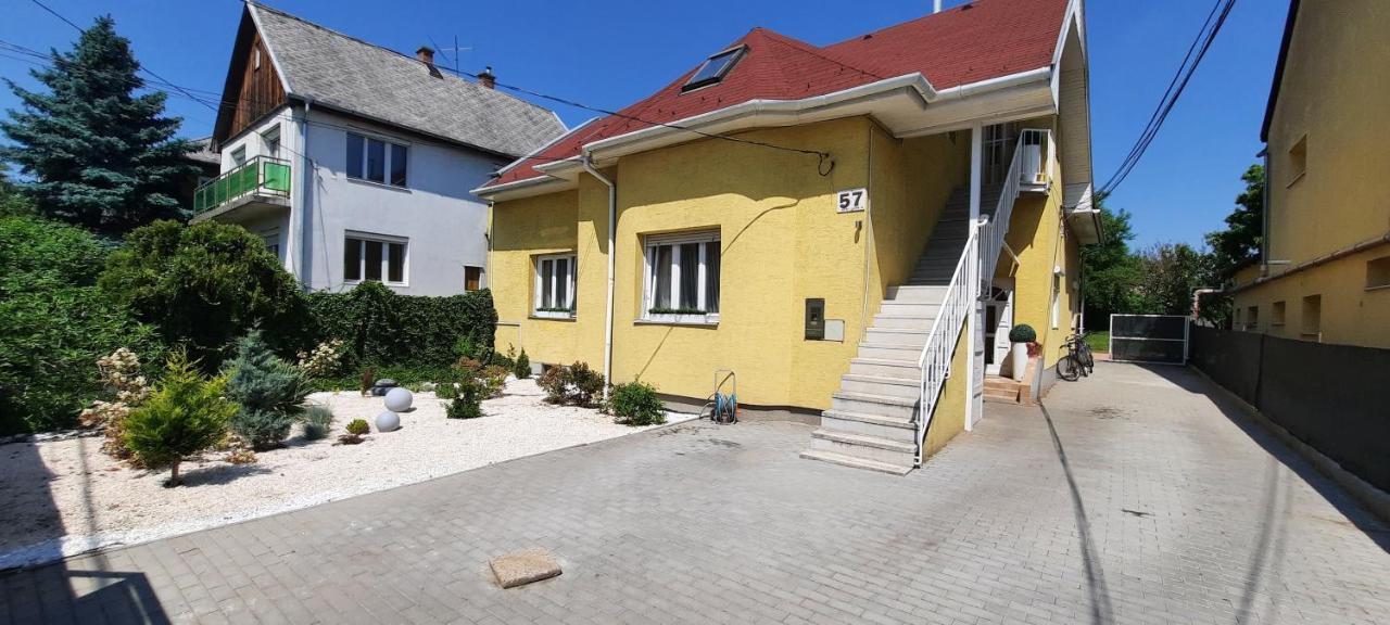 Hi-Bp Garden City Batsanyi Apartment 3 Rooms, Apartment Upstairs Near The City Train With Free Parking Budapest Eksteriør billede
