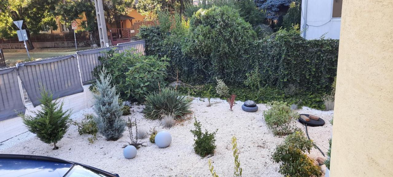 Hi-Bp Garden City Batsanyi Apartment 3 Rooms, Apartment Upstairs Near The City Train With Free Parking Budapest Eksteriør billede