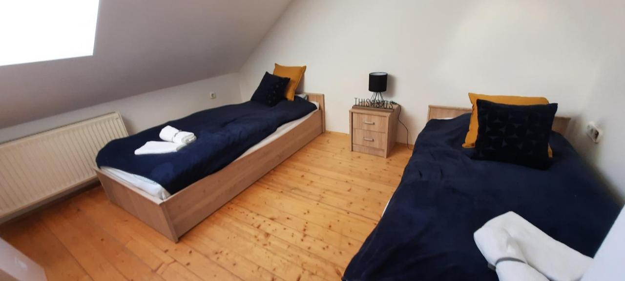 Hi-Bp Garden City Batsanyi Apartment 3 Rooms, Apartment Upstairs Near The City Train With Free Parking Budapest Eksteriør billede