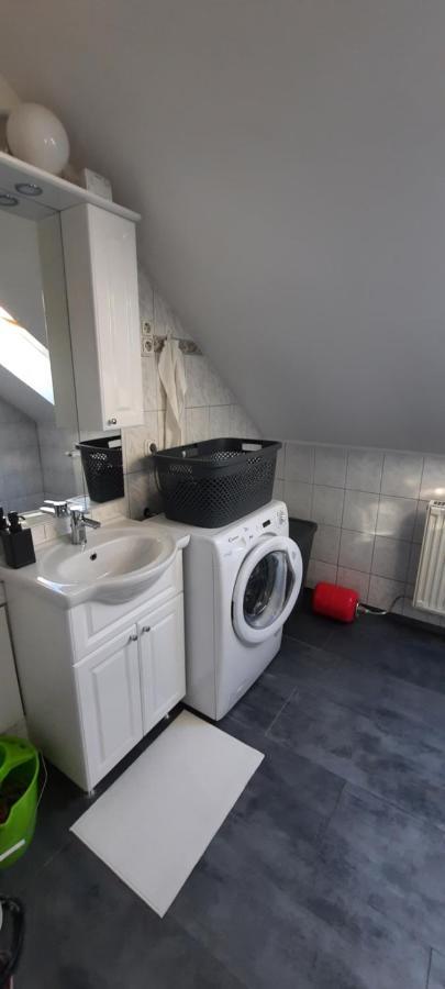 Hi-Bp Garden City Batsanyi Apartment 3 Rooms, Apartment Upstairs Near The City Train With Free Parking Budapest Eksteriør billede