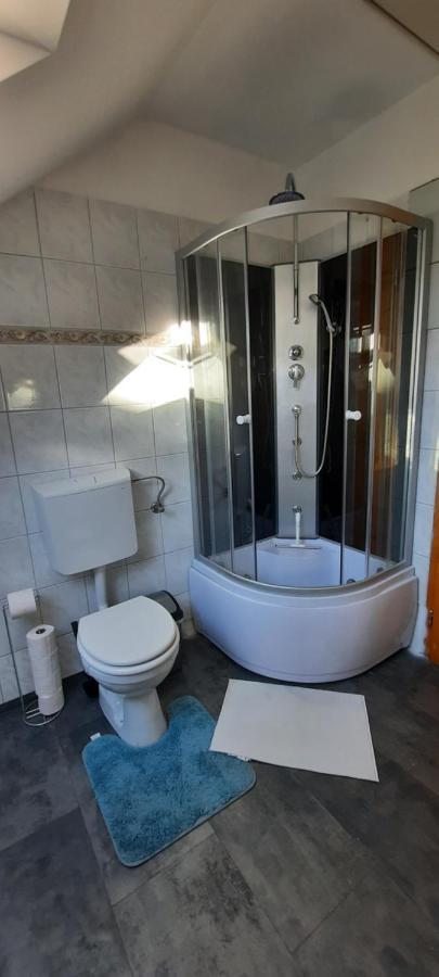 Hi-Bp Garden City Batsanyi Apartment 3 Rooms, Apartment Upstairs Near The City Train With Free Parking Budapest Eksteriør billede