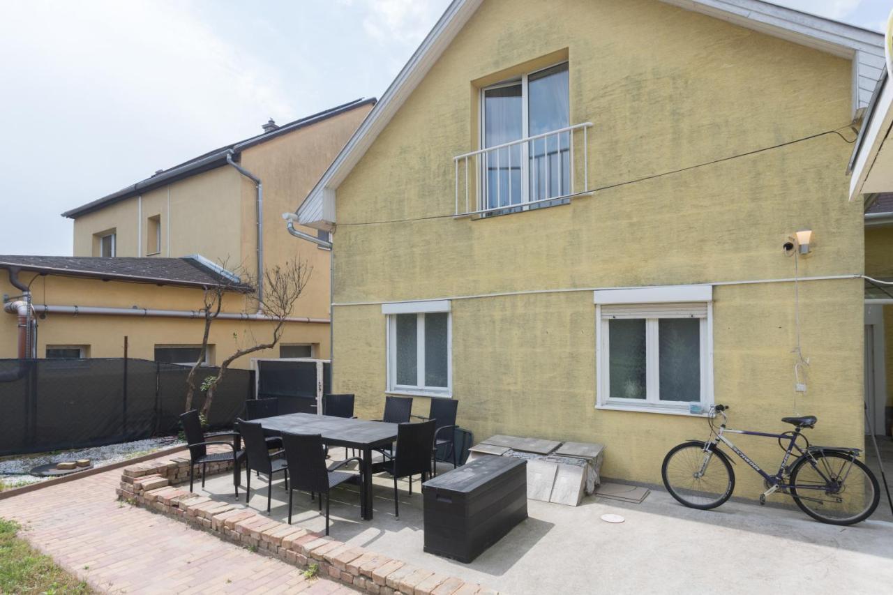 Hi-Bp Garden City Batsanyi Apartment 3 Rooms, Apartment Upstairs Near The City Train With Free Parking Budapest Eksteriør billede
