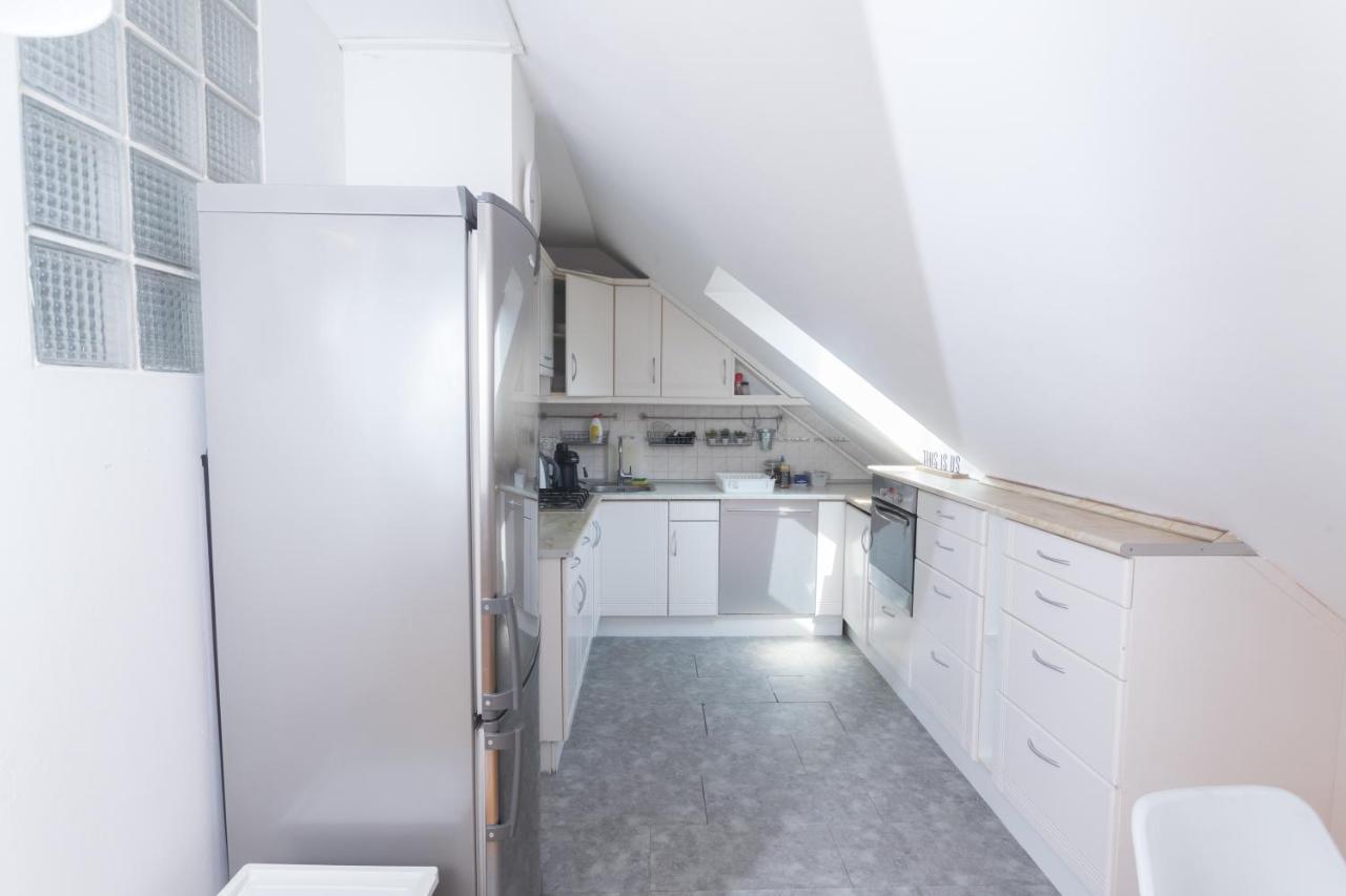 Hi-Bp Garden City Batsanyi Apartment 3 Rooms, Apartment Upstairs Near The City Train With Free Parking Budapest Eksteriør billede