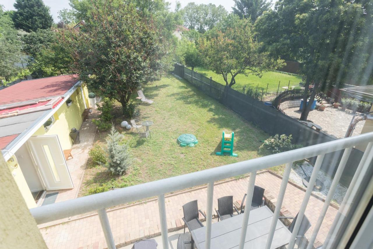 Hi-Bp Garden City Batsanyi Apartment 3 Rooms, Apartment Upstairs Near The City Train With Free Parking Budapest Eksteriør billede