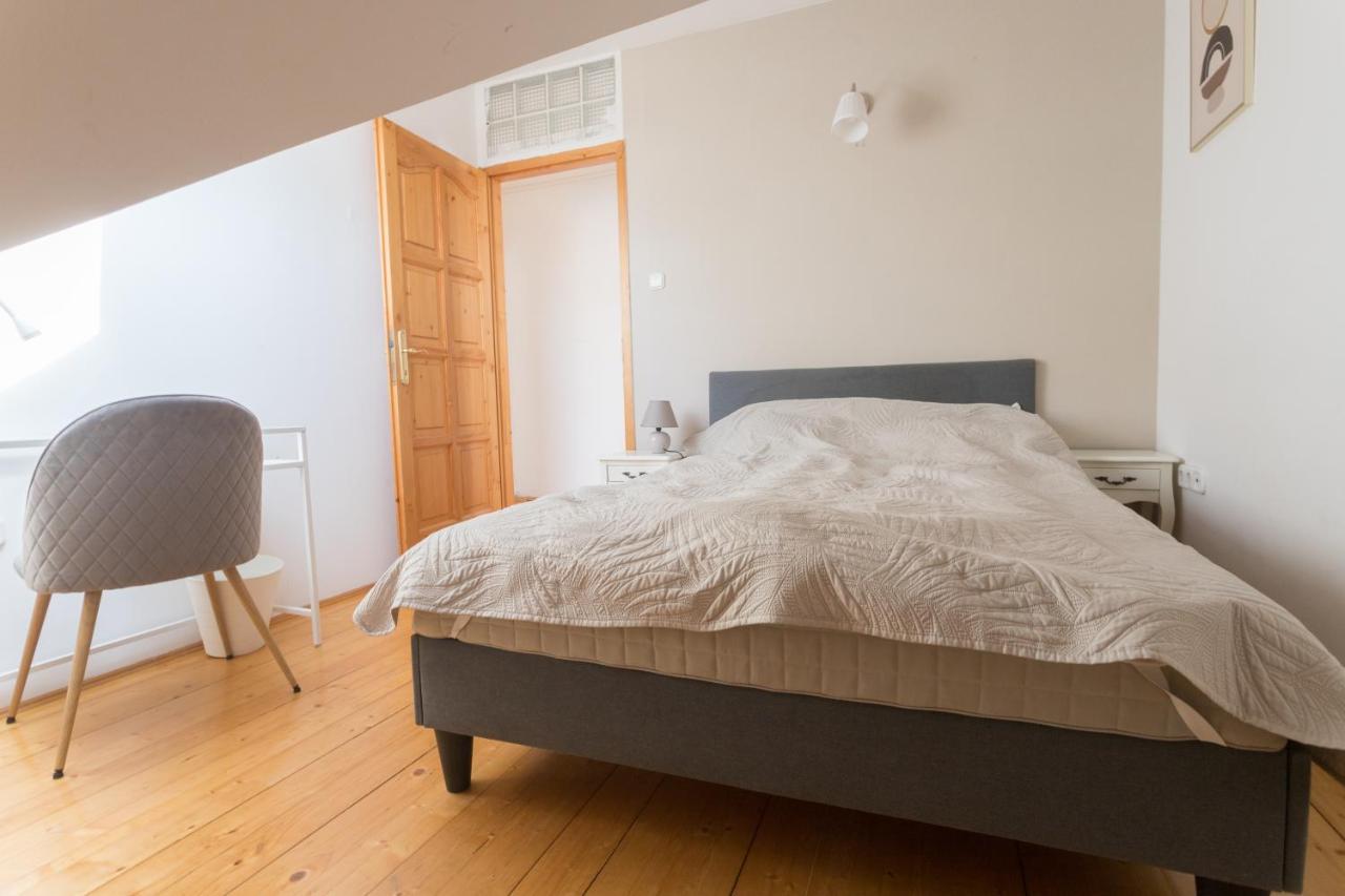Hi-Bp Garden City Batsanyi Apartment 3 Rooms, Apartment Upstairs Near The City Train With Free Parking Budapest Eksteriør billede