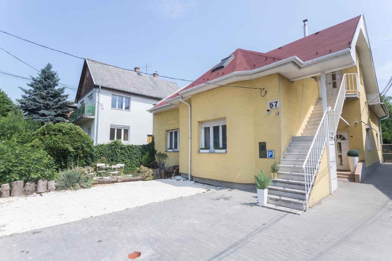 Hi-Bp Garden City Batsanyi Apartment 3 Rooms, Apartment Upstairs Near The City Train With Free Parking Budapest Eksteriør billede